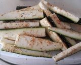 Foto del paso 3 de la receta: Calabacín rebozado en avena - al horno -