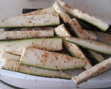 Foto del paso 3 de la receta: Calabacín rebozado en avena - al horno -
