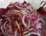 Foto del paso 2 de la receta: Ensalada de beterraga con cebolla y cilantro