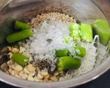 લીલી ચટણી(Green Chutney recipe in gujarati) રેસીપી સ્ટેપ2ફોટો