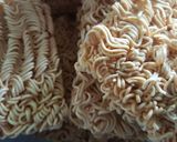รูปขั้นตอนการทำที่ 1 ของ มาม่าผัดหอยลายหมูปลากระป๋อง