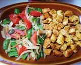 Foto del paso 3 de la receta Pechuga de pollo con especias orientales y verduras