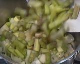 A picture of step 1 of Asparagus and Broad Bean soup.