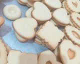 صورة لخطوة 14 من وصفة أروع صابلي ممكن تجربوه 🇩🇿 😍 تشكيلة رائعة بعجينة واحدة (53 حبة)