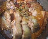 A picture of step 3 of Vietnamese Braised Catfish in Clay Pot (Cá trê kho tộ).