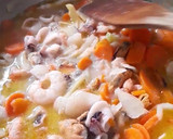 Foto del paso 5 de la receta: Merluza en salsa de marisco