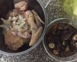 Hình bước làm 1 của món Cánh gà nấu nấm