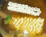A picture of step 2 of Cheese maggi.