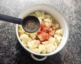A picture of step 3 of Crispy Saucy Cauliflower.