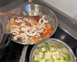 Foto del paso 3 de la receta: Tallarines con Langostinos