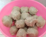 Foto langkah ke 1 dari resep Bakso Goreng Mercon.