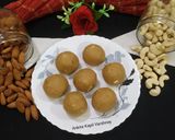 A picture of step 3 of Atta Ladoo.