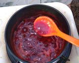 Foto langkah ke 4 dari resep Korean Strawberry Milk.