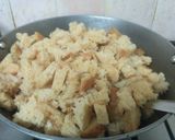A picture of step 6 of Bread Upma.