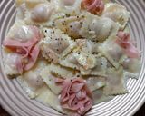 Foto del paso 4 de la receta: Ravioles a la Crema con Jamón y Queso