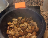 Foto del paso 1 de la receta: Pasta con pollo y champiñones