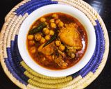 A picture of step 10 of Lahori Murgh Cholay (Chicken Chickpeas Curry).