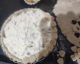 A picture of step 9 of Apple pie with strawberry cream.
