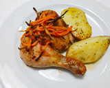 Foto del paso 6 de la receta: Pollo con zanahoria crujiente y patatas doradas