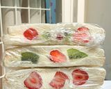 Foto langkah ke 7 dari resep Sando : Japanese fruit sandwich /.