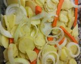 Foto del paso 1 de la receta Trucha al horno con base de patatas y alioli