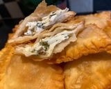 Pas rețetă Pernuțe crocante și rapide umplute cu brânză halloumi, mărar și brânză feta 1 fotografie