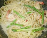 Hình bước làm 5 của món Mì Ý Tôm Sốt Kem Phô Mai (Creamy Shrimp Pasta)