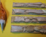 Foto del paso 3 de la receta: Biscotes con ventresca de atún y paté de piquillos