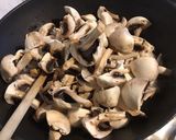 Une image de l'étape 6 de Champignons de paris ail et romarin à la sauce huître.
