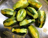 A picture of step 1 of Shahi Parwal / Pointed Gourd.