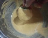 A picture of step 3 of Tomato pakoda.