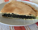 Foto del paso 9 de la receta: Coca de espinacas con pasas y piñones