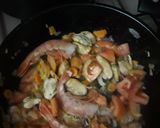 Foto del paso 2 de la receta: Arroz con mariscos