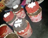 A picture of step 4 of Drips cupcakes.