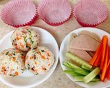 Hình bước làm 2 của món Rice burger & rice balls