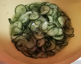 Ecetes uborkasaláta recept fázis 1 fotója