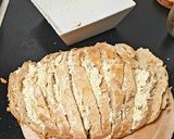 Sült zöldfűszeres túrókrémmel töltött cipó a fagyasztóból recept fázis 2 fotója