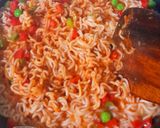 A picture of step 5 of White Sauce Maggi Bowl.