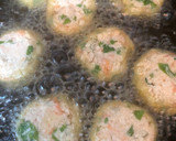 Foto langkah ke 5 dari resep Perkedel Tahu Wortel Bayam.