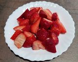 Foto del paso 1 de la receta: Fresas con nata y chocolate