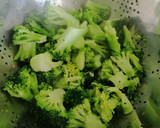 Foto del paso 1 de la receta: Brócoli con setas y quinoa