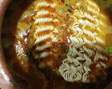मॅगी मिसाळ पाव (Maggi Misal Pav recipe in marathi) रेसिपी स्टेप 4 फोटो 