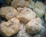 A picture of step 3 of Turkish flat bread.