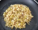 Une image de l'étape 2 de Omelette aux poireaux et pomme de terre (reste de farce de tarte.