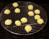 A picture of step 8 of Mint Chocolate Vanilla Cake Balls.