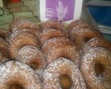 A picture of step 9 of Christmas doughnuts.