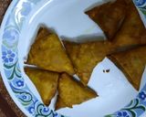 A picture of step 4 of Qeemay k fried samosay.