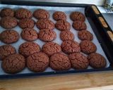 Foto del passaggio 4 della ricetta Biscotti al cioccolato