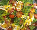 Foto del paso 6 de la receta: Ensalada de espinacas,cherry,brie,beicon, cebolla crujiente y mostaza-miel