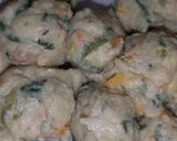 Foto langkah ke 4 dari resep Baso Ayam Bayam Wortel.